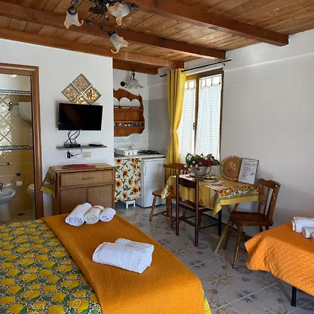 Apartment Ponzamania Appartamenti Da Silverio Ponza
